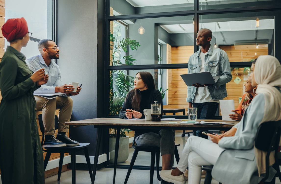 Undergraduate student researching funding support to reduce university costs.